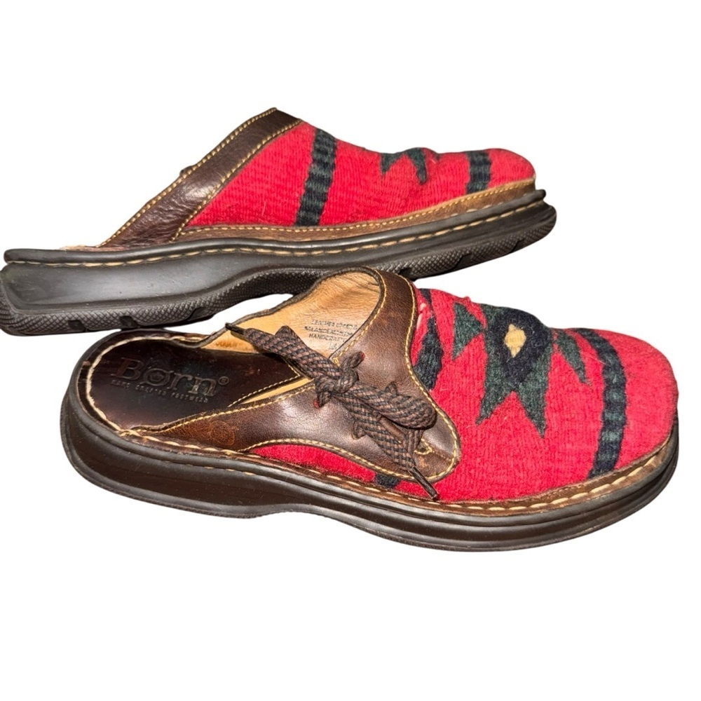 Børn Women Size 9M Red Wool Southwestern Aztec Clogs Leather Trim Comfort Shoes - Picture 2 of 6